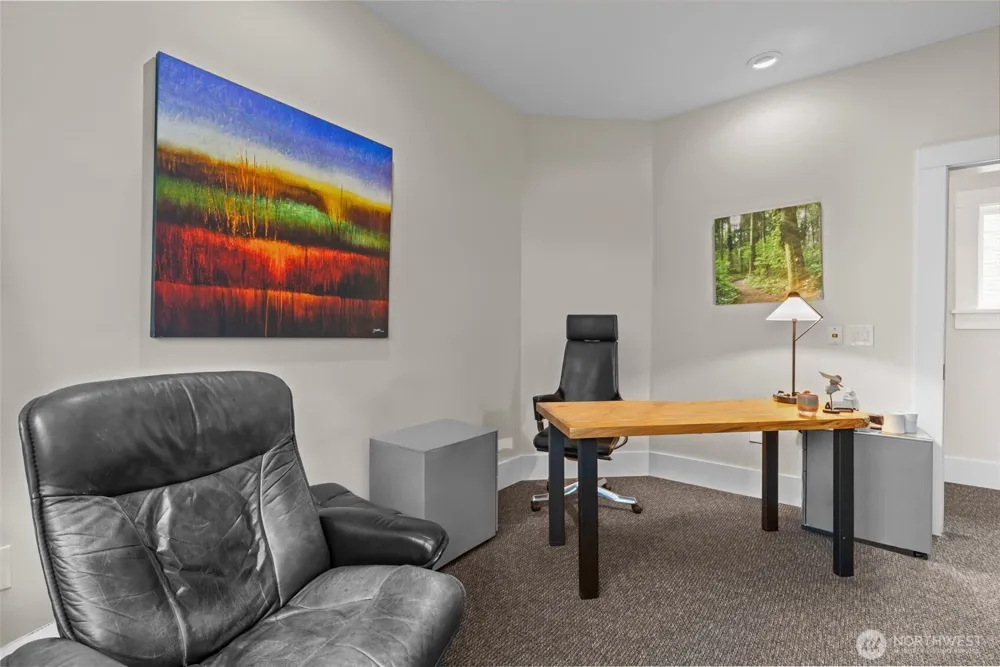 4510 Thackeray NE Seattle, WA 98105