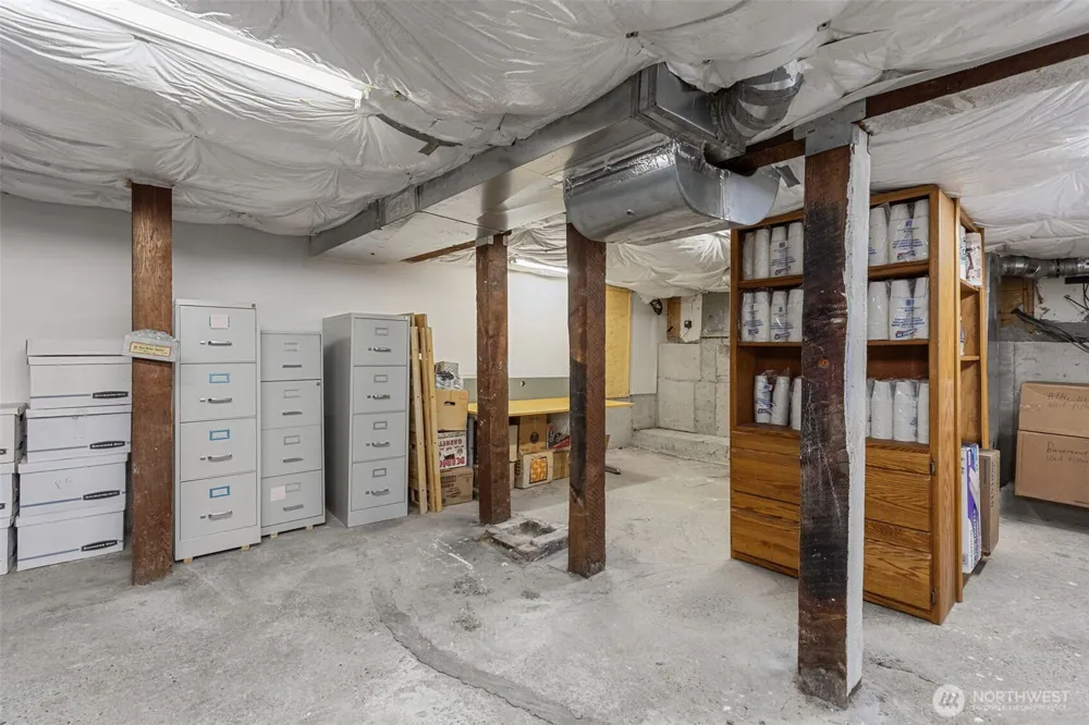 4510 Thackeray NE Seattle, WA 98105