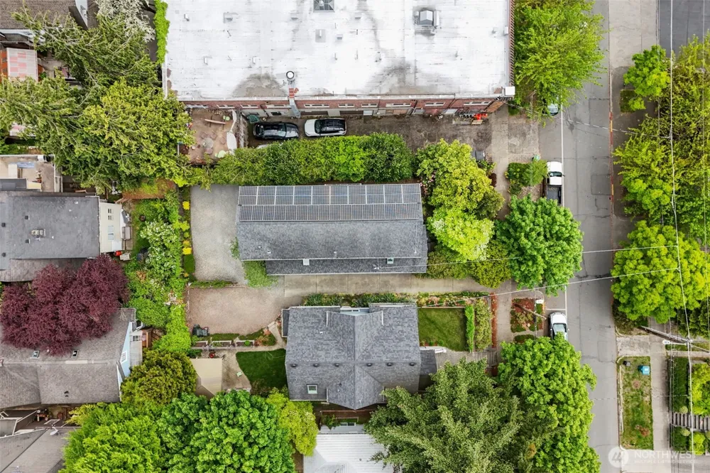 4510 Thackeray NE Seattle, WA 98105