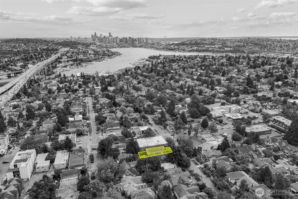 4510 Thackeray NE Seattle, WA 98105