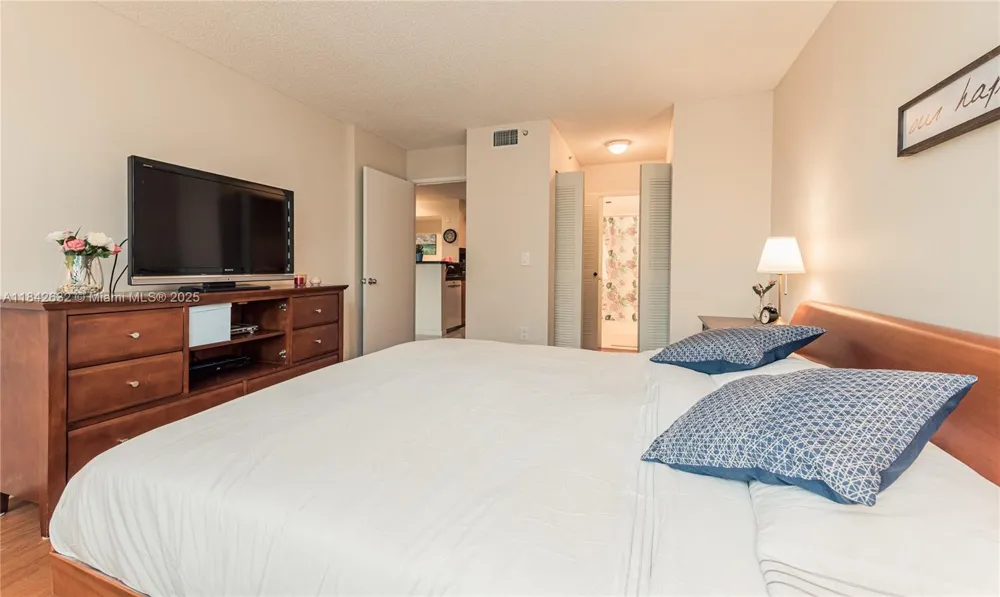 19801 E Country Club Dr #4303 Aventura, FL 33180