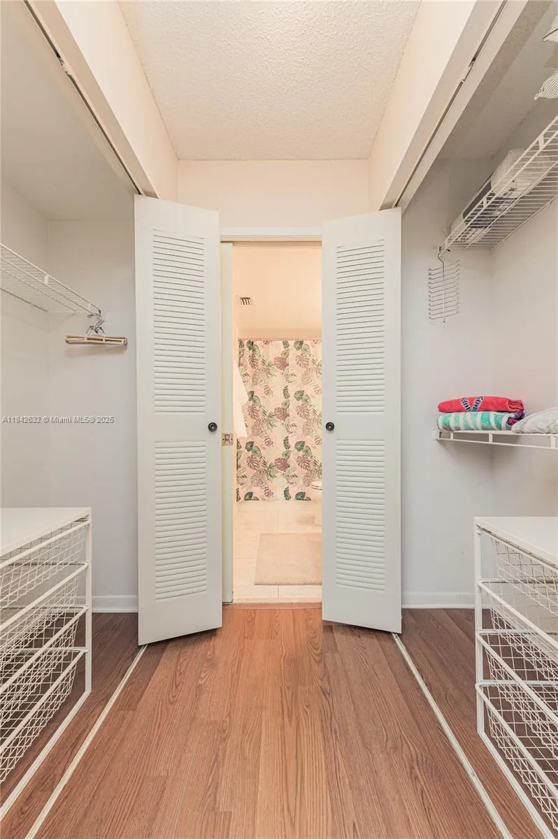 19801 E Country Club Dr #4303 Aventura, FL 33180