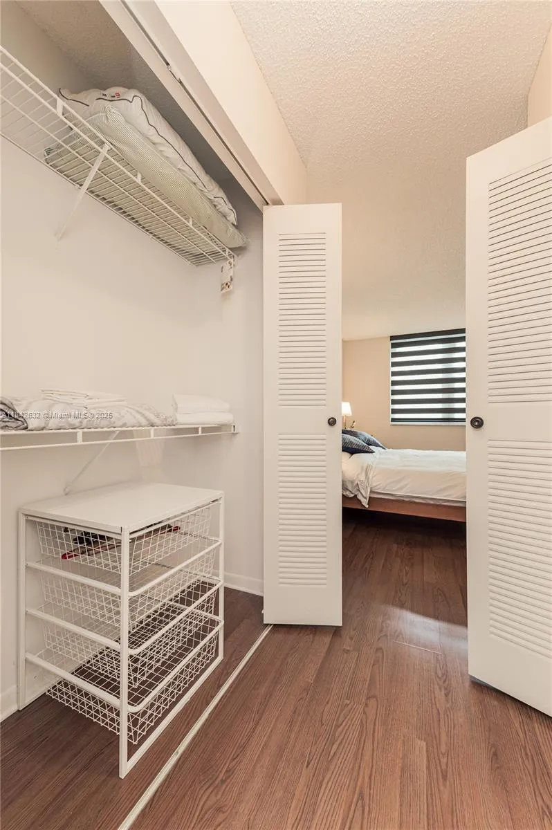 19801 E Country Club Dr #4303 Aventura, FL 33180