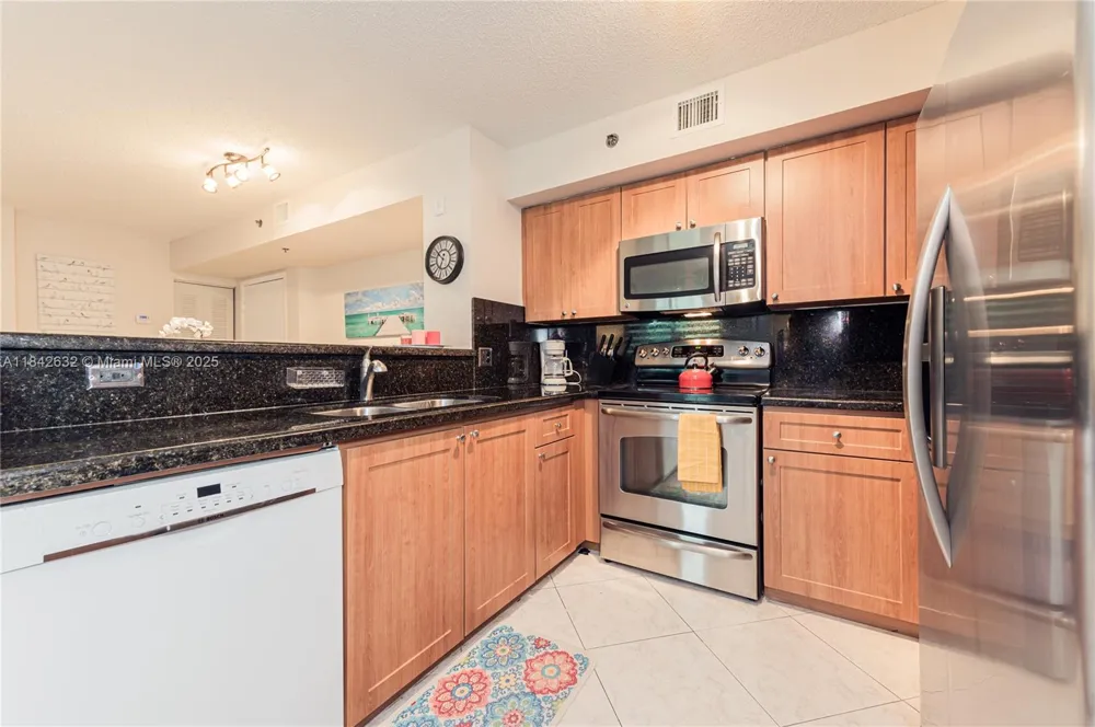 19801 E Country Club Dr #4303 Aventura, FL 33180