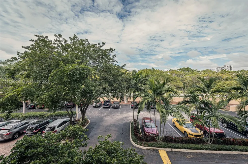 19801 E Country Club Dr #4303 Aventura, FL 33180