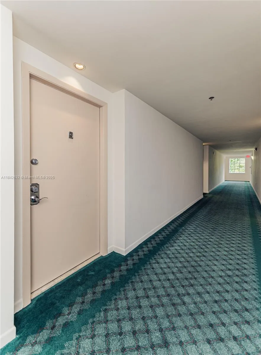 19801 E Country Club Dr #4303 Aventura, FL 33180
