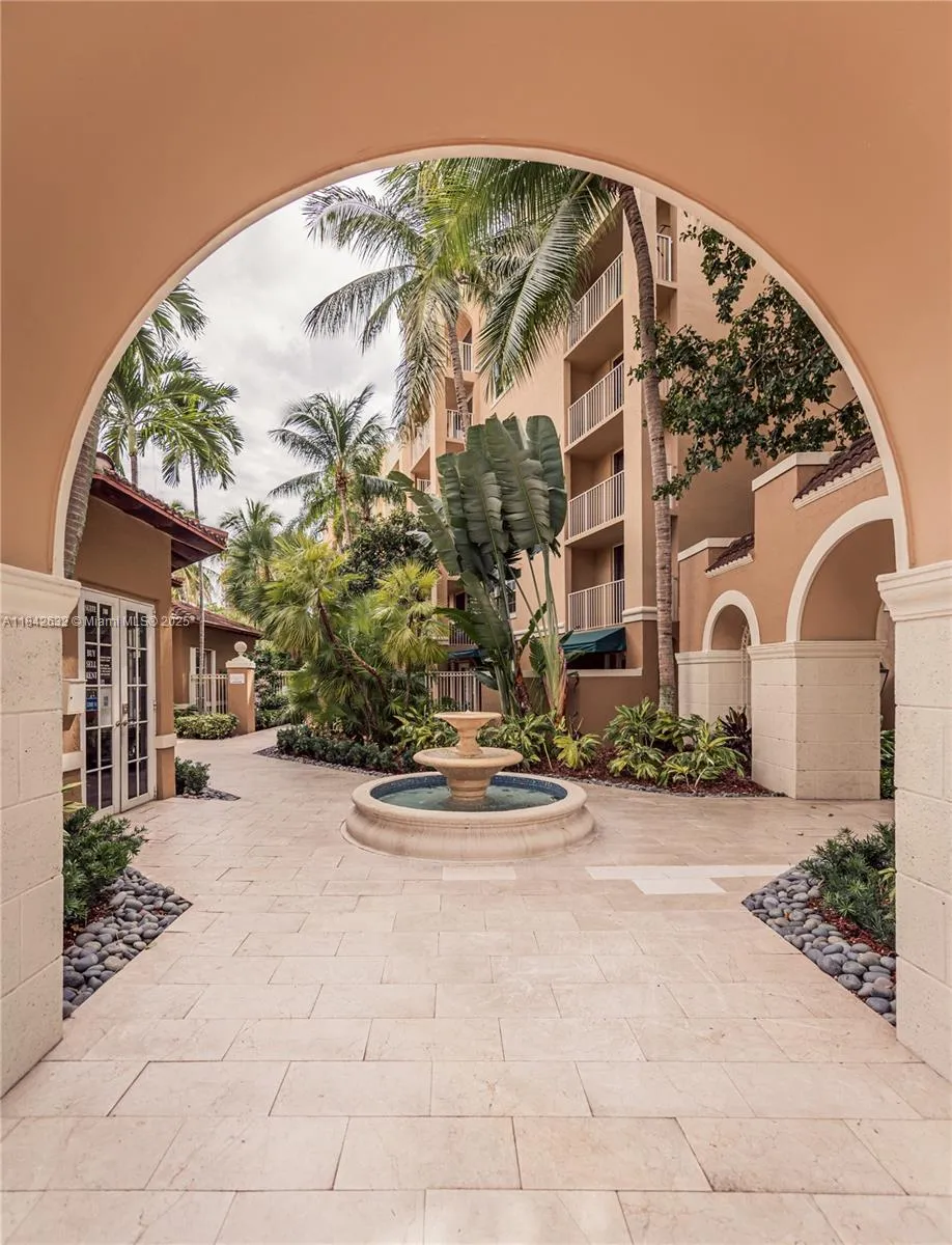 19801 E Country Club Dr #4303 Aventura, FL 33180