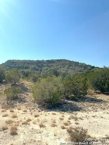 137 MIDDLE ROAD Leakey, TX 78873