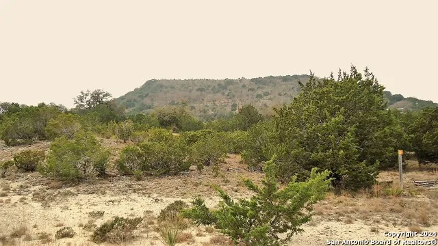 137 MIDDLE ROAD Leakey, TX 78873