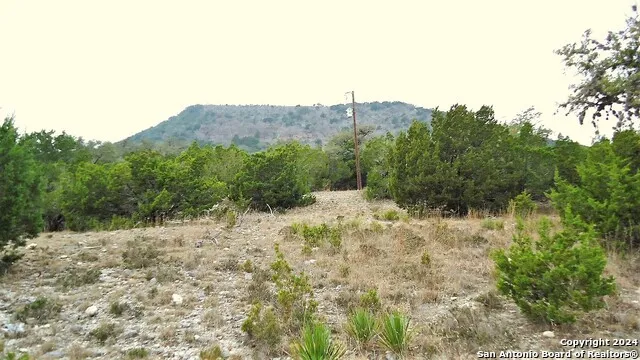 137 MIDDLE ROAD Leakey, TX 78873