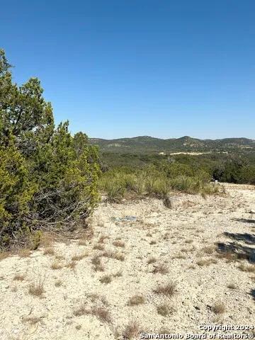 137 MIDDLE ROAD Leakey, TX 78873