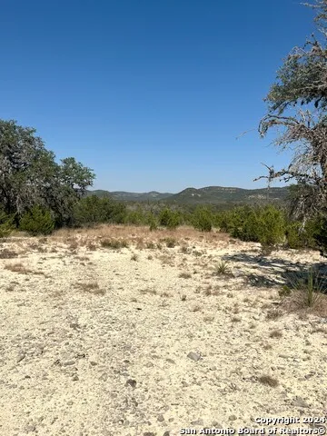 137 MIDDLE ROAD Leakey, TX 78873