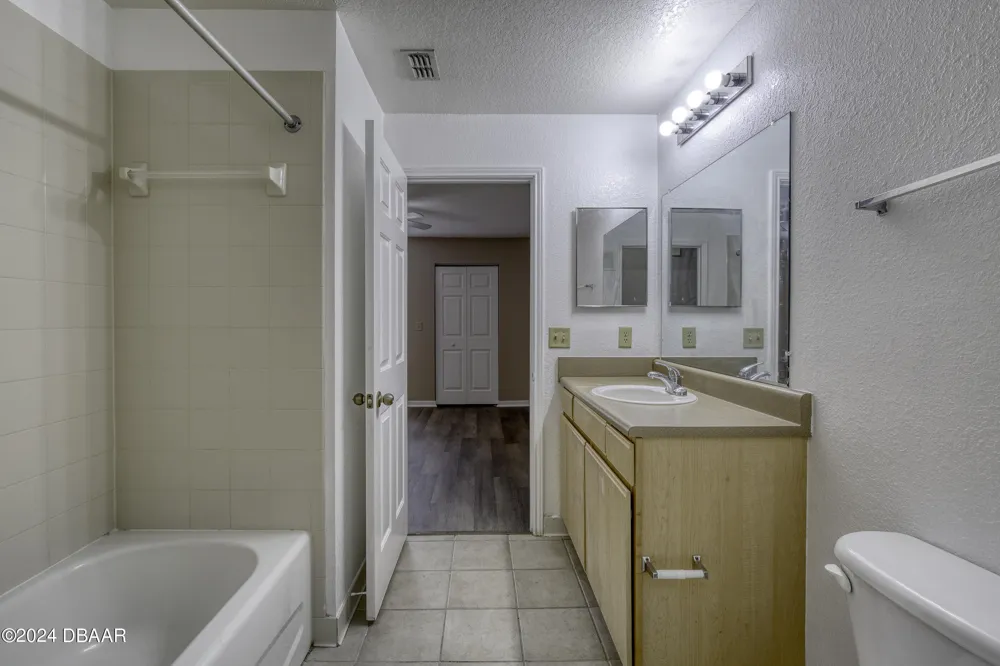 940 Village Trail #2-207 Port Orange, FL 32127