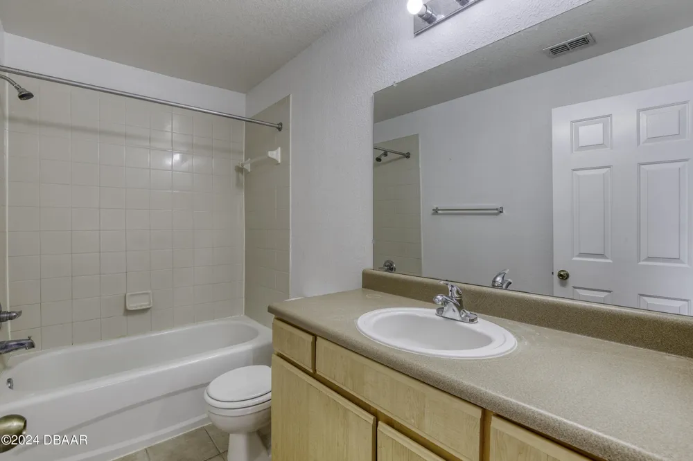 940 Village Trail #2-207 Port Orange, FL 32127
