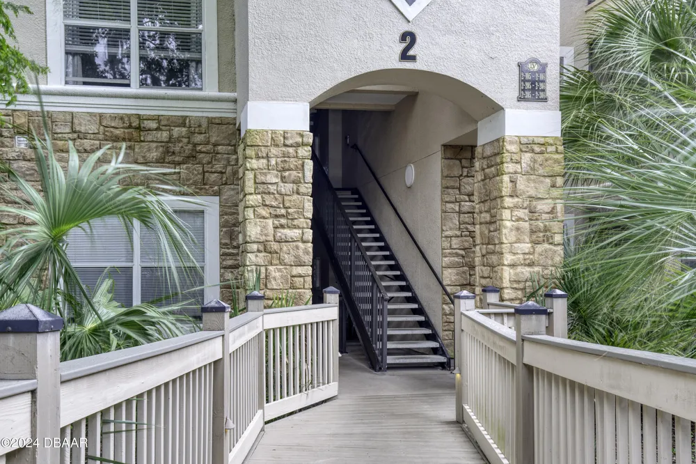 940 Village Trail #2-207 Port Orange, FL 32127