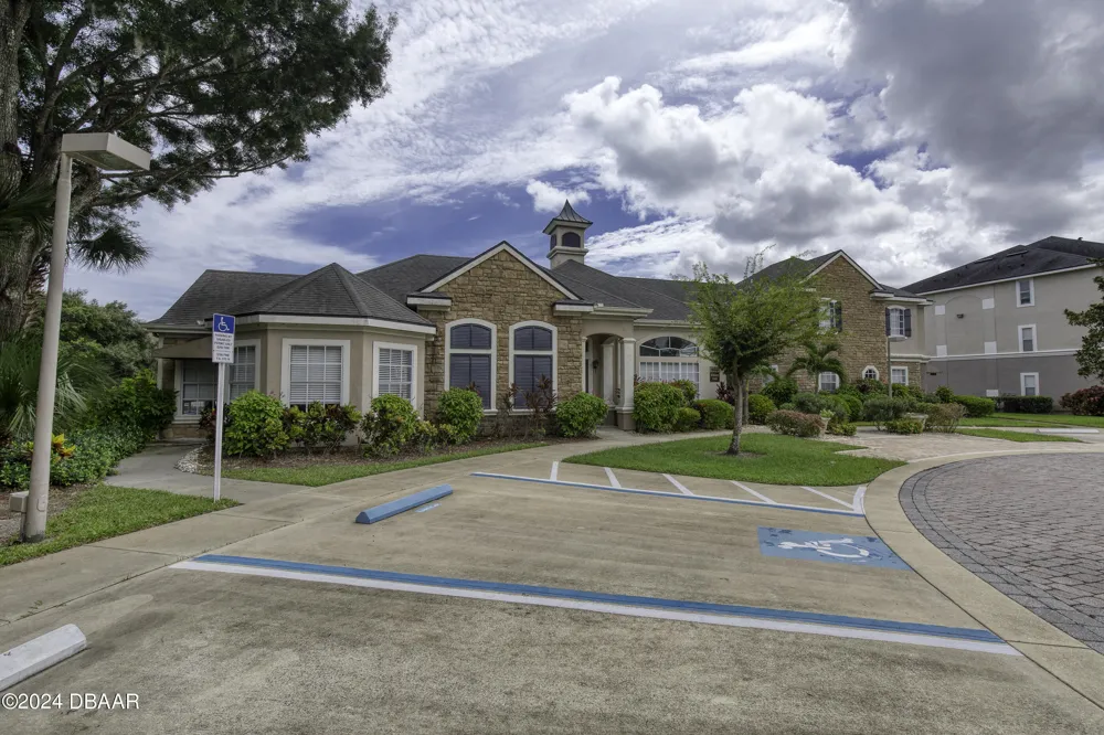 940 Village Trail #2-207 Port Orange, FL 32127