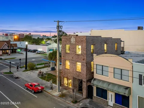 307 S Palmetto Avenue