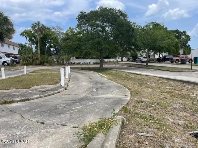 223 Ridgewood Avenue Holly Hill, FL 32117