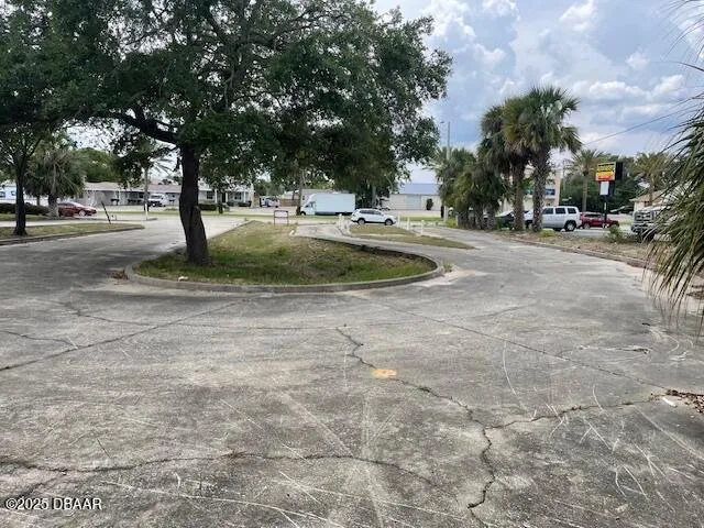223 Ridgewood Avenue Holly Hill, FL 32117