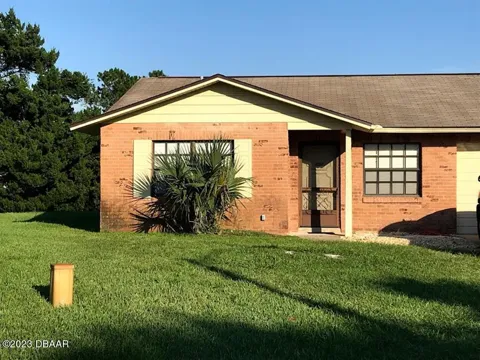 1000 Egret Court