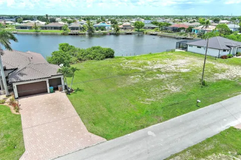 401 NW 24th Ter