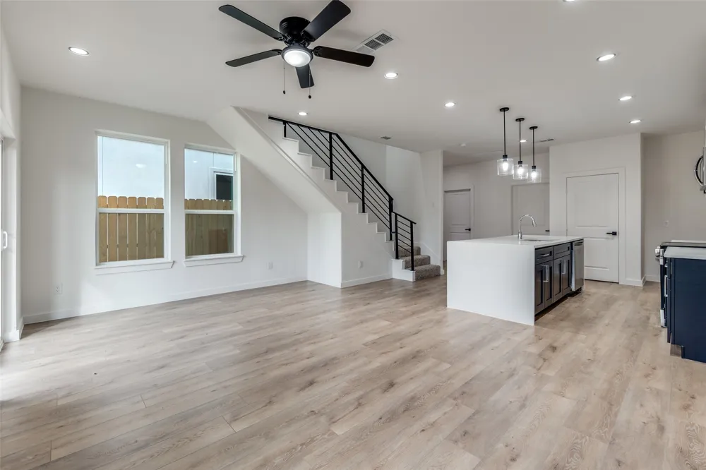 2418 Merlin Street Dallas, TX 75215