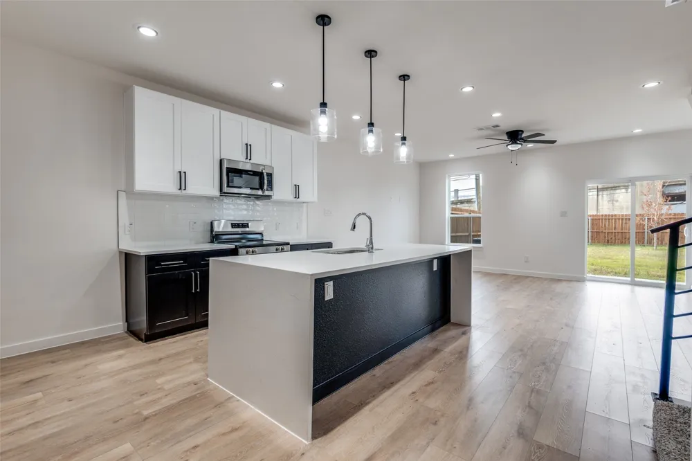 2418 Merlin Street Dallas, TX 75215