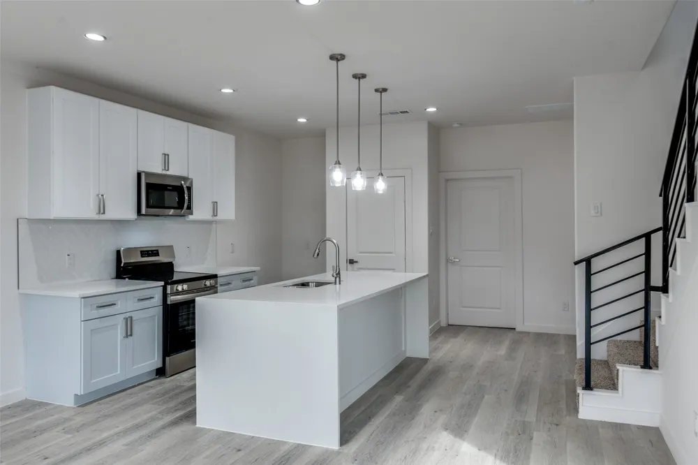 2418 Merlin Street Dallas, TX 75215