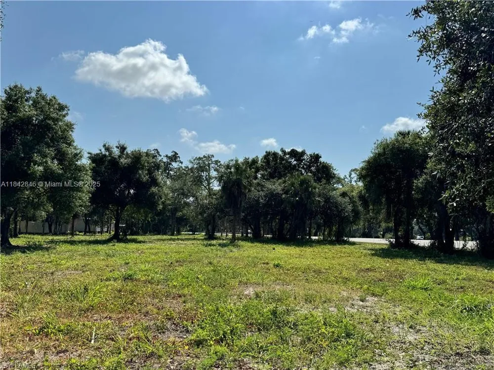 500 Avalon Ave La Belle, FL 33935