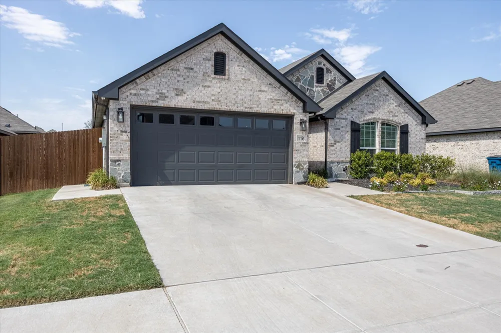 116 Cadyn Drive Keene, TX 76059