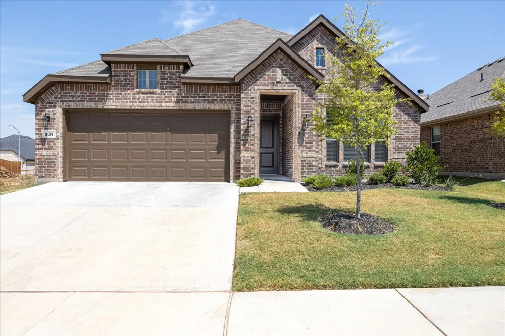 529 Lela Circle Keene, TX 76059
