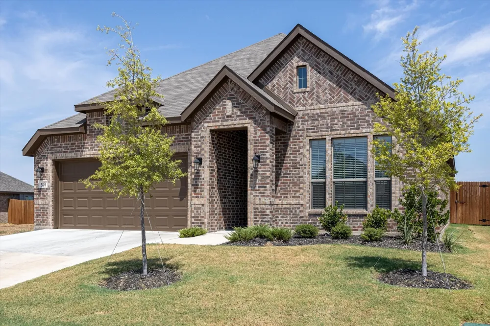 529 Lela Circle Keene, TX 76059