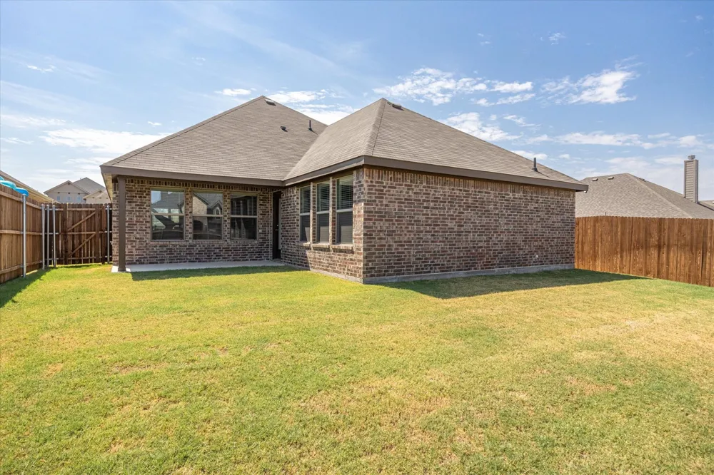 529 Lela Circle Keene, TX 76059