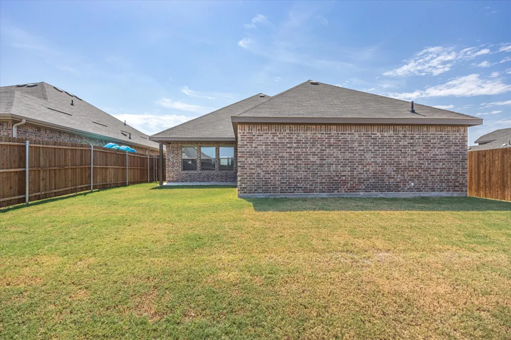 529 Lela Circle Keene, TX 76059