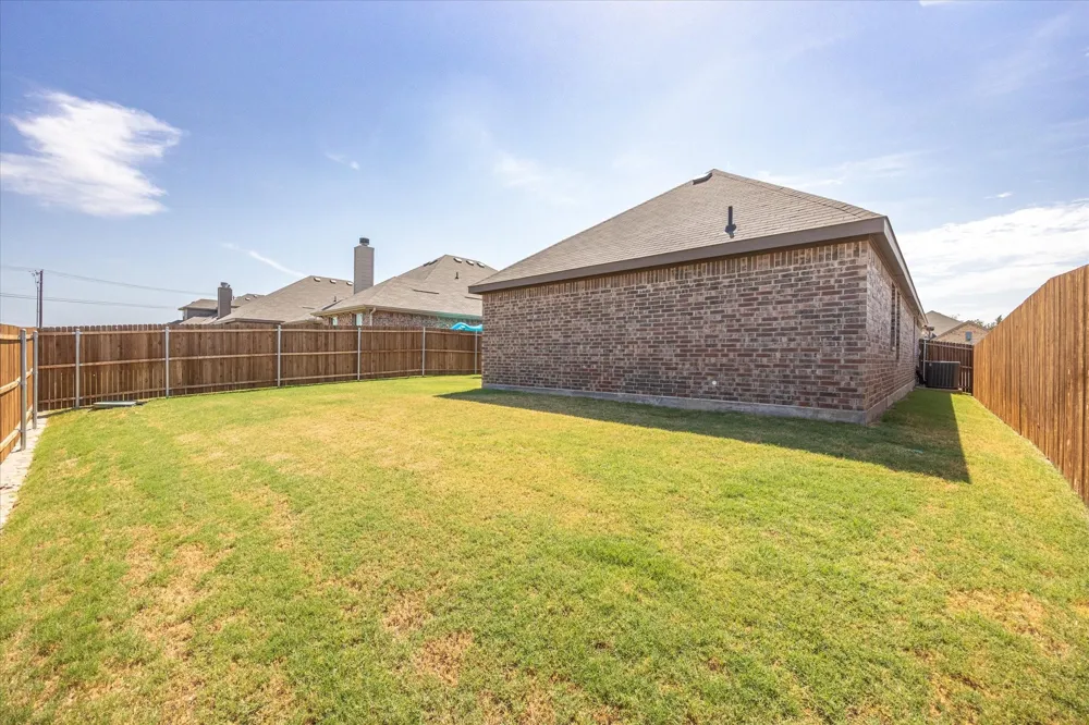 529 Lela Circle Keene, TX 76059