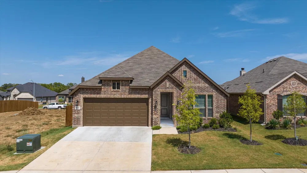 529 Lela Circle Keene, TX 76059