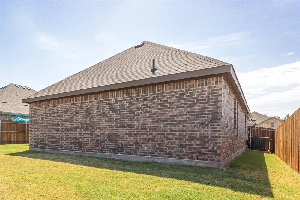 529 Lela Circle Keene, TX 76059