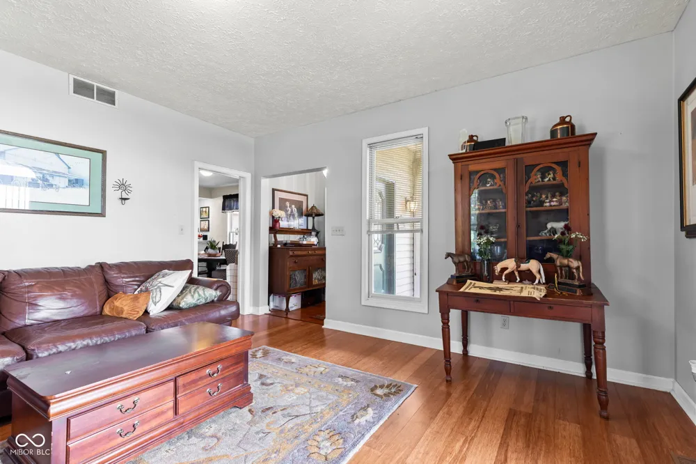 5479 S 200 E Anderson, IN 46017