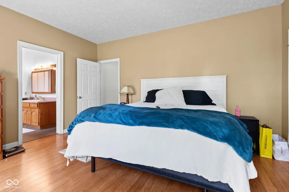 5479 S 200 E Anderson, IN 46017