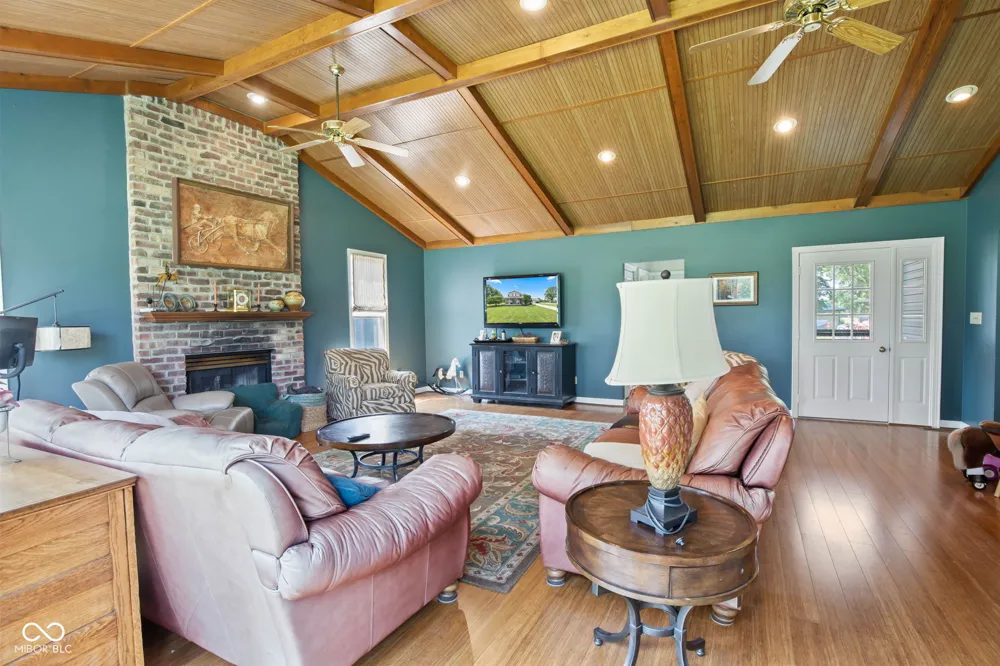 5479 S 200 E Anderson, IN 46017