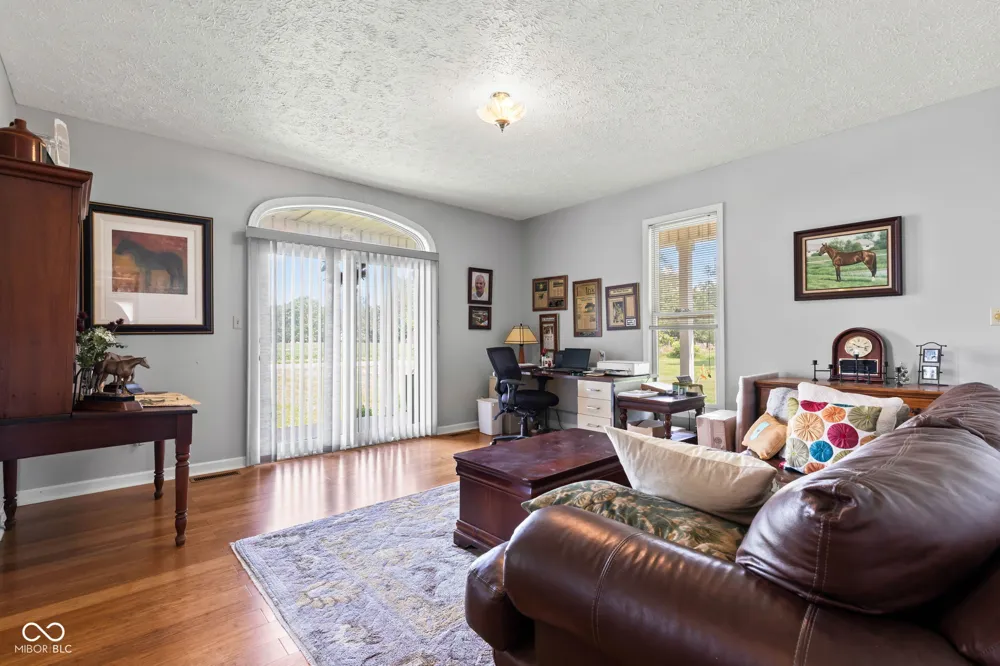 5479 S 200 E Anderson, IN 46017