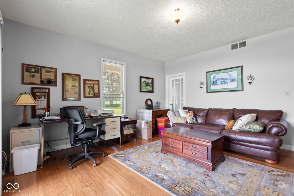 5479 S 200 E Anderson, IN 46017