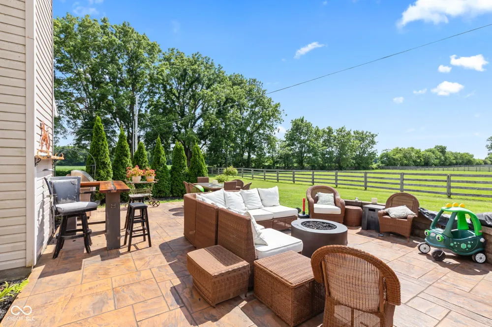 5479 S 200 E Anderson, IN 46017