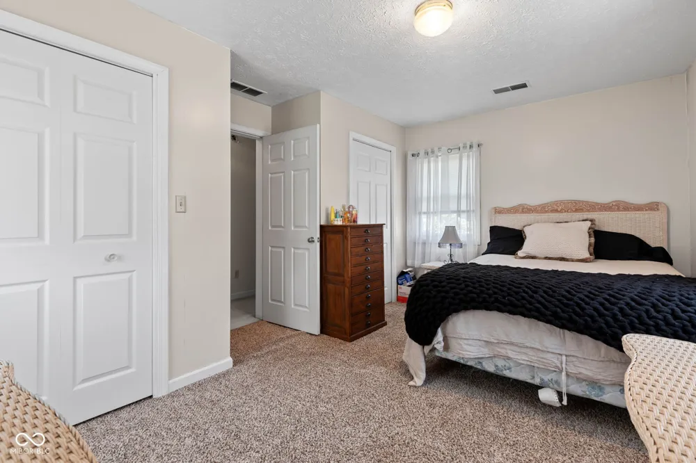 5479 S 200 E Anderson, IN 46017