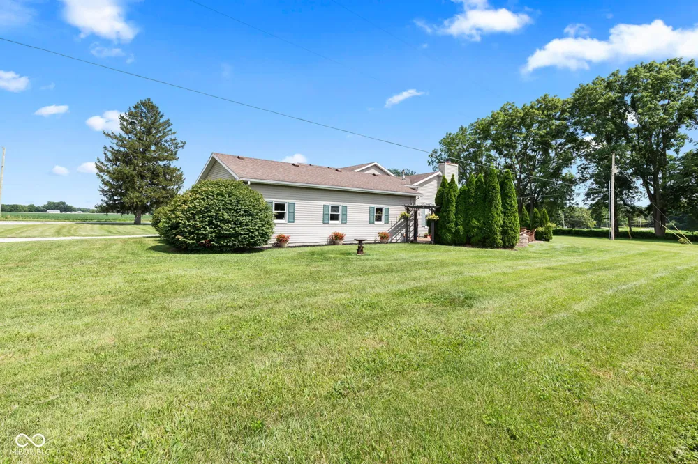 5479 S 200 E Anderson, IN 46017