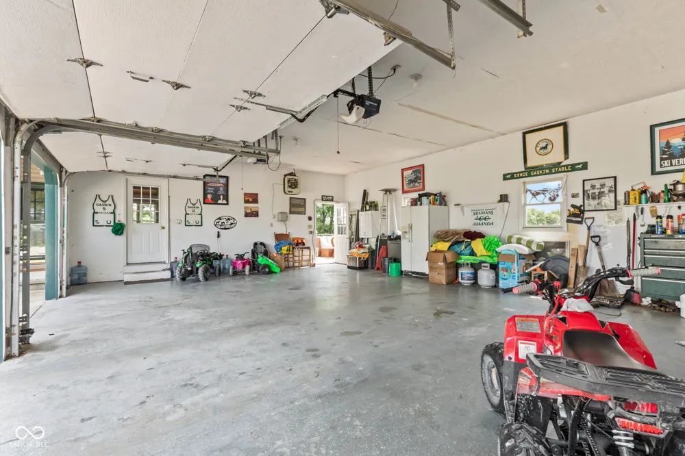 5479 S 200 E Anderson, IN 46017