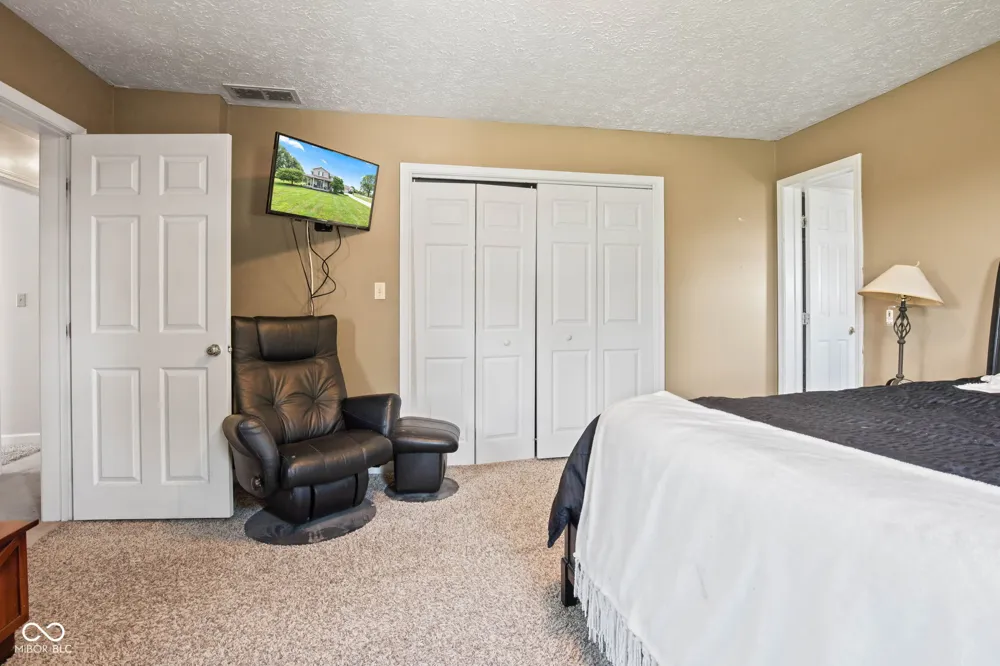 5479 S 200 E Anderson, IN 46017