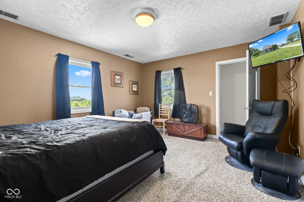 5479 S 200 E Anderson, IN 46017
