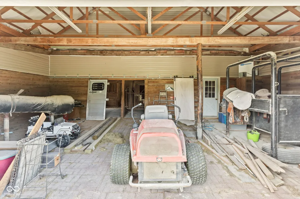 5479 S 200 E Anderson, IN 46017