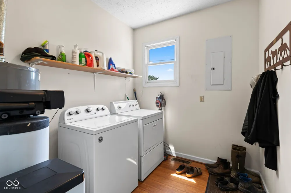5479 S 200 E Anderson, IN 46017